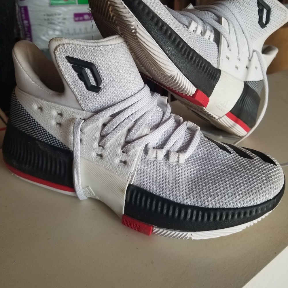 Damon Lillard adidas size 5.5